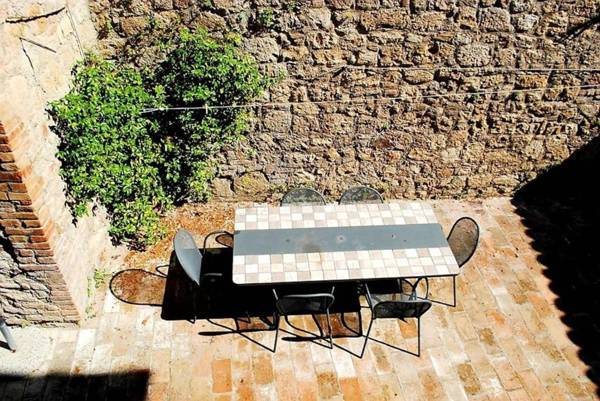 La Terrazza elegant Tuscan stone house with garden and terrace in Cetona