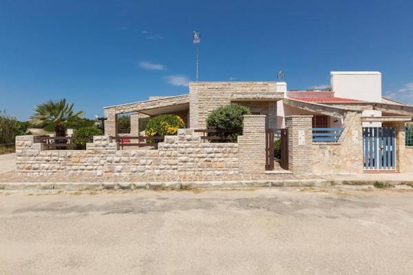 Riva del Conte by BarbarHouse