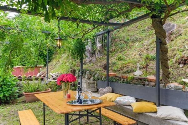 Como Lake Cosy Flat with Garden and Parking