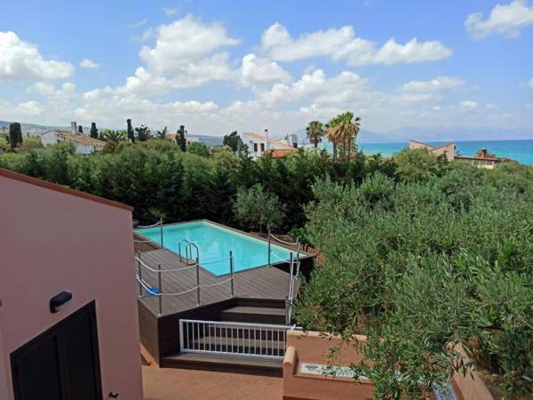 Villa Bruna con piscina e accesso privato alla spiaggia