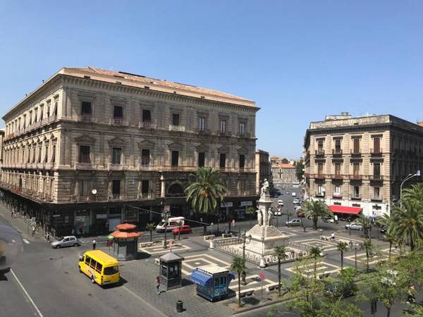 B&B Stesicoro InHabit - City Center