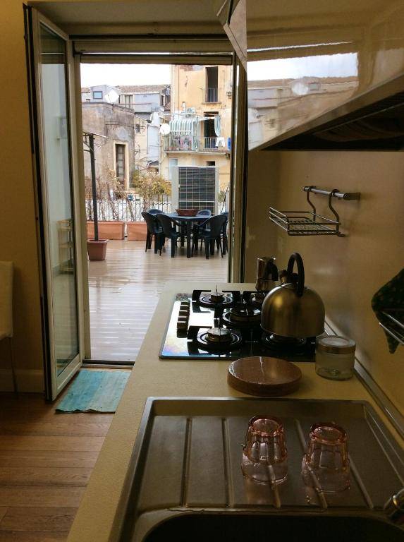 4 bedrooms appartement with city view furnished terrace and wifi at Catania 3 km away from the beach