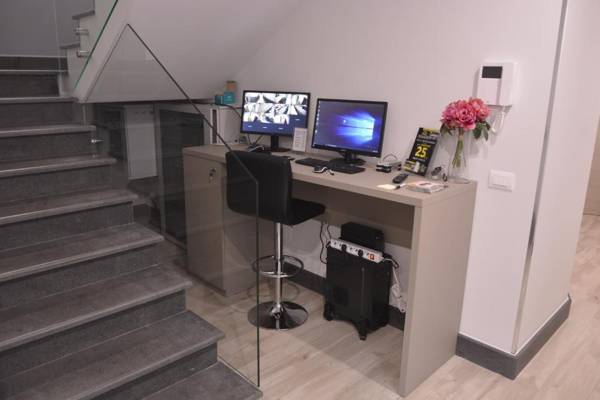 8room Hotel
