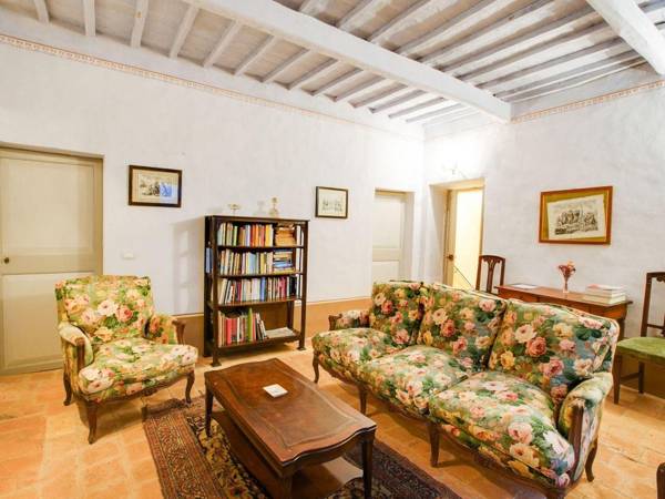Rustic Villa in Sermugnano with Swimming Pool