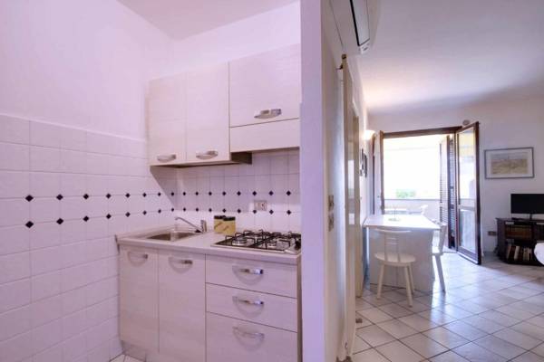 Appartamento ROSINA 100 metri dal mare clima e balcone