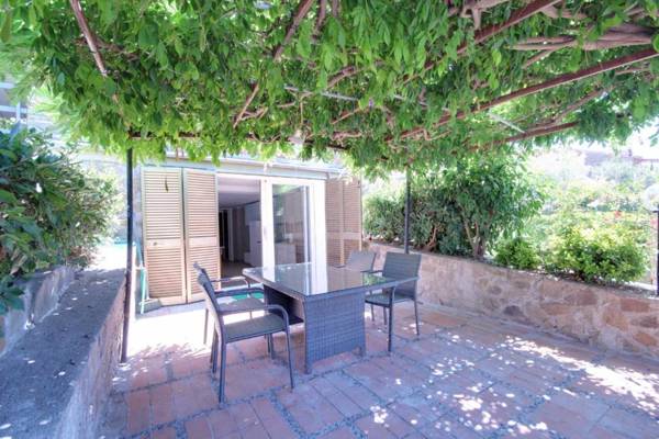 appartamento MONO GLICINE ristrutturato veranda e clima