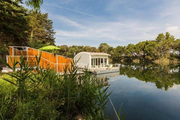 Floating House Embé Experience