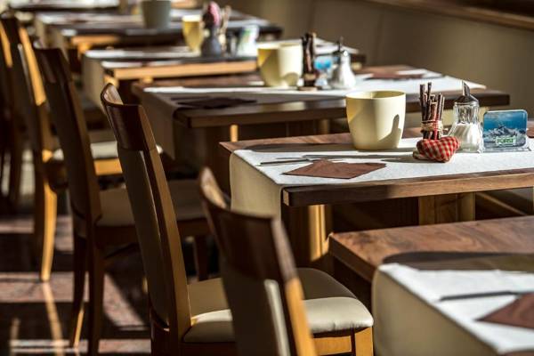 Martina Breakfast Lodge