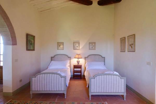 Camparone Light ArcenoRentalsClub Magnificent Chianti Villa Exclusive Pool Concierge