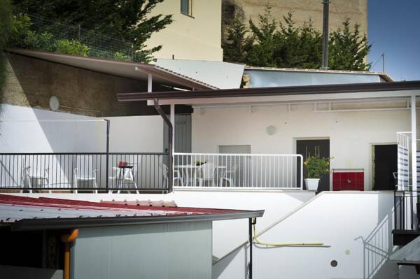 Bivani a 100 m dal mare