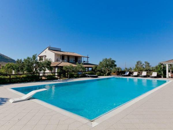Villa with private pool and many leisure facilities