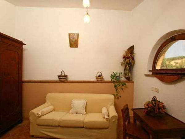 Cozy Farmhouse in Castel del Piano with Swimming Pool