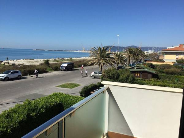 House with direct sea view.