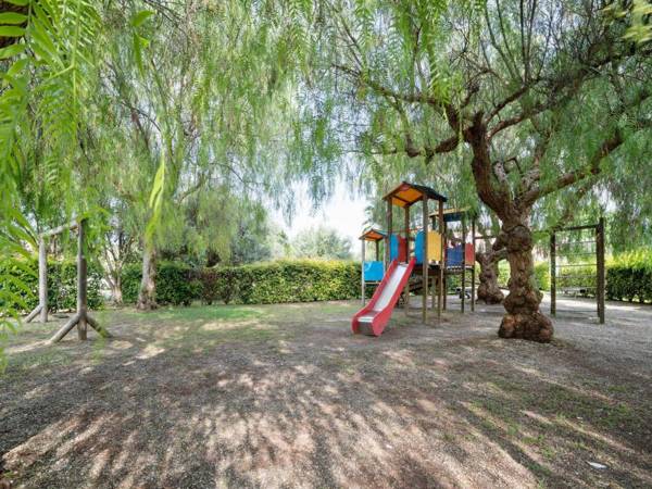 Inviting Holiday Home in Carlentini with Pool Terrace & Garden