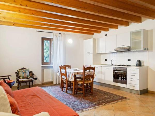 Beautiful Mansion in Pesina Spezie near Lake