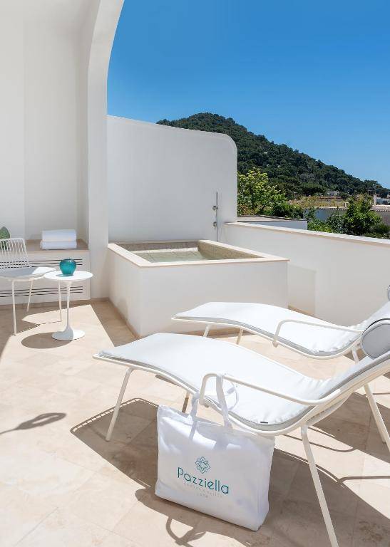 Pazziella Garden & Suites