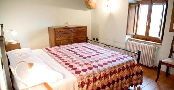 3 bedrooms appartement with shared pool enclosed garden and wifi at Caprese Michelangelo