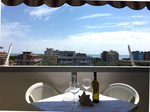 Beautiful Apartment For 4 Persons-pool-tv