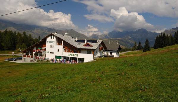 Hotel Tambò