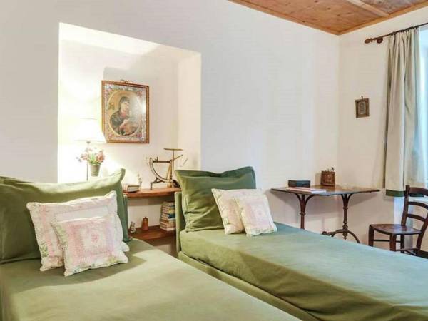 Charming renewed apartment pet allowed in the city center of Brixen