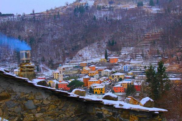 La casa con giardino tra borghi boschi cascate e natura