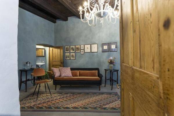 LAWIEN Goldenstern Residence