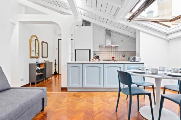 Pratello Elegante e Raffinata Mansarda