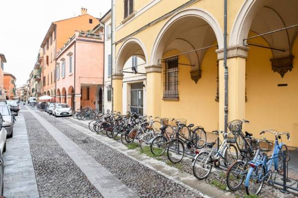 Pratello Elegante e Raffinata Mansarda