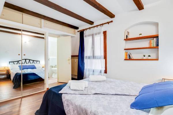 Tra le Due Torri e Piazza Santo Stefano Apartment