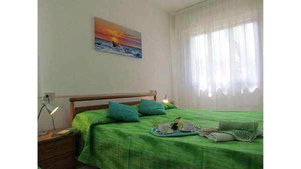 Cozy Condo up to 7 Guests - Air Conditioning - Private Parking - Beach Place