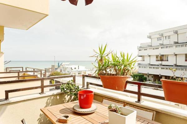 Bari Airport Seaview Apartment