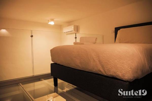 SUITE19