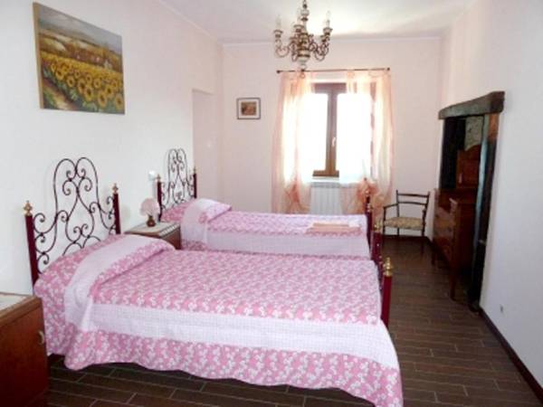 2 bedrooms villa with enclosed garden and wifi at Barga