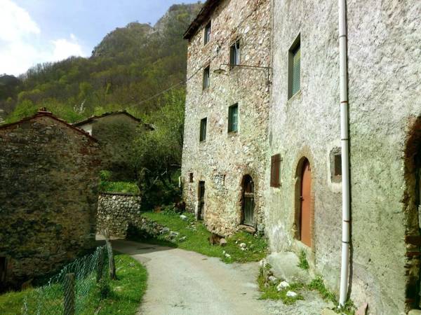 Holiday Home in Bagni di Lucca near Lake with Views & Fireplace