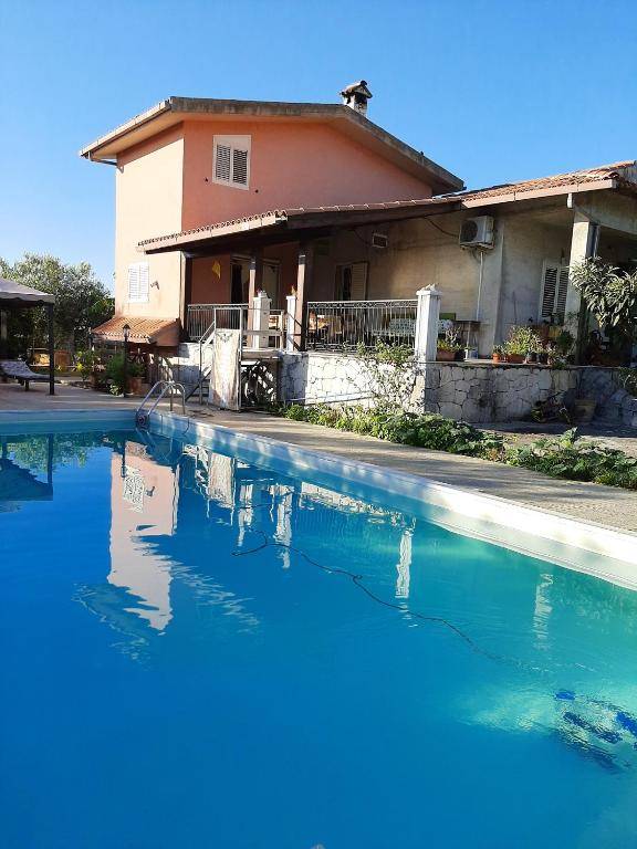 One bedroom villa with shared pool and enclosed garden at Augusta 8 km away from the beach