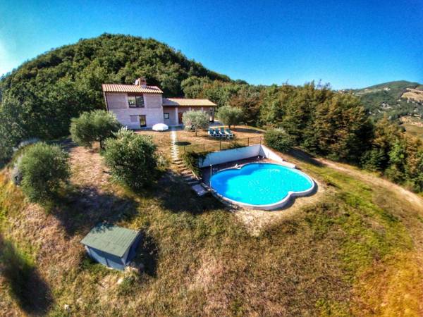 Attractive Holiday Home in Assisi with Swimming Pool