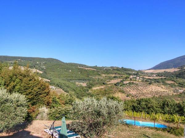 Attractive Holiday Home in Assisi with Swimming Pool