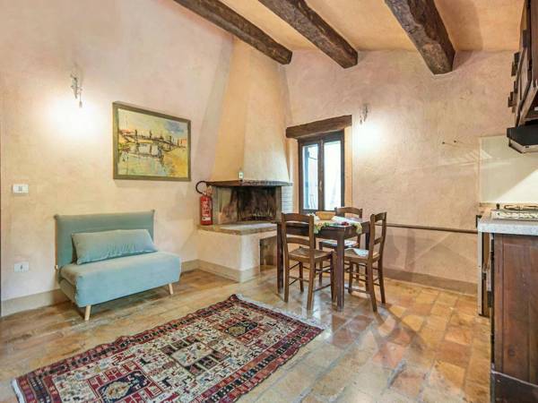 Valley-View Apartment in Assisi with Swimming Pool