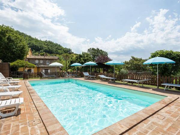 Holiday Home in Assisi with PoolTerraceGardenSun-loungers