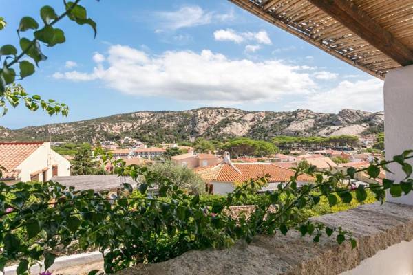 casa contrada del sole baja sardinia