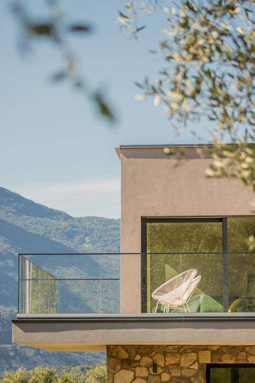 YUGOGO ARCO LUXURY PANORAMICO