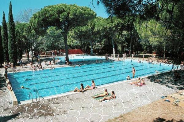 Detached chalet with nice terrace not so far from the sea