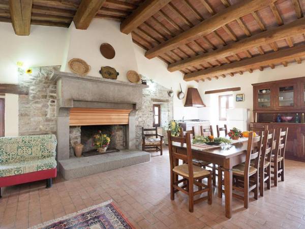 Farmhouse in Apecchio with Swimming Pool Patio Garden BBQ