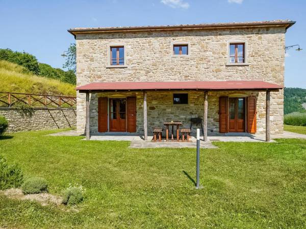 Beautiful accommodation in elegant farmhouse with pool and breathtaking views