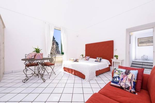 Paper Apartment with Pool