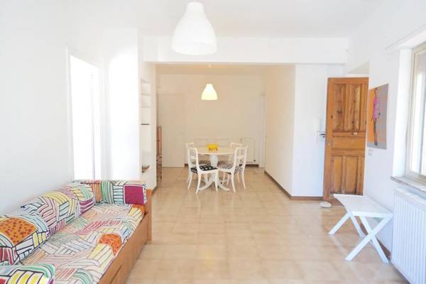 Panoramic Villa Near The Sea