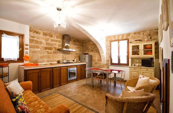 Ruby on the bay in Old Town Alghero