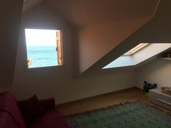 Attico Fronte Mare Alassio
