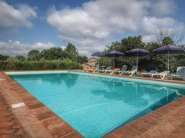 Serene Farmhouse in Proceno with Swimming Pool