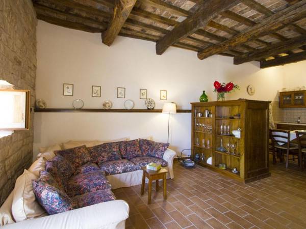 Lovely Holday Home in Acqualagna with Garden